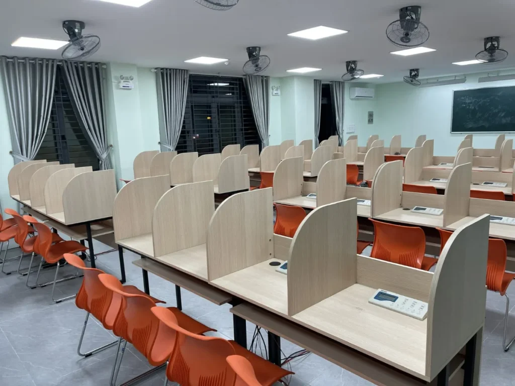 Zwei Schulen im Bezirk Thanh Khe – echtes Projektfoto