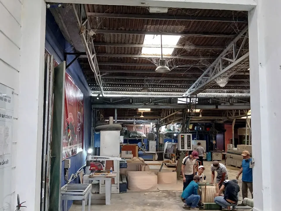 Phân xưởng sản xuất nội thất gỗ của Tâm Quang Minh tại nhà máy Xuân Phú