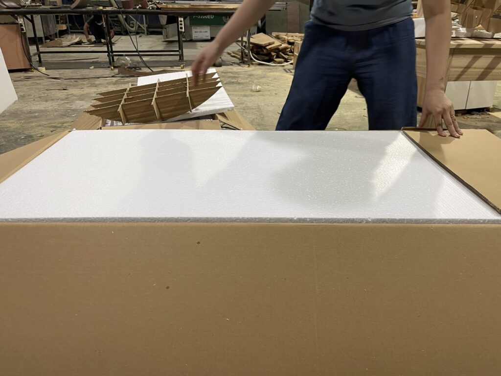 Exportkarton mit Schaumpolsterung